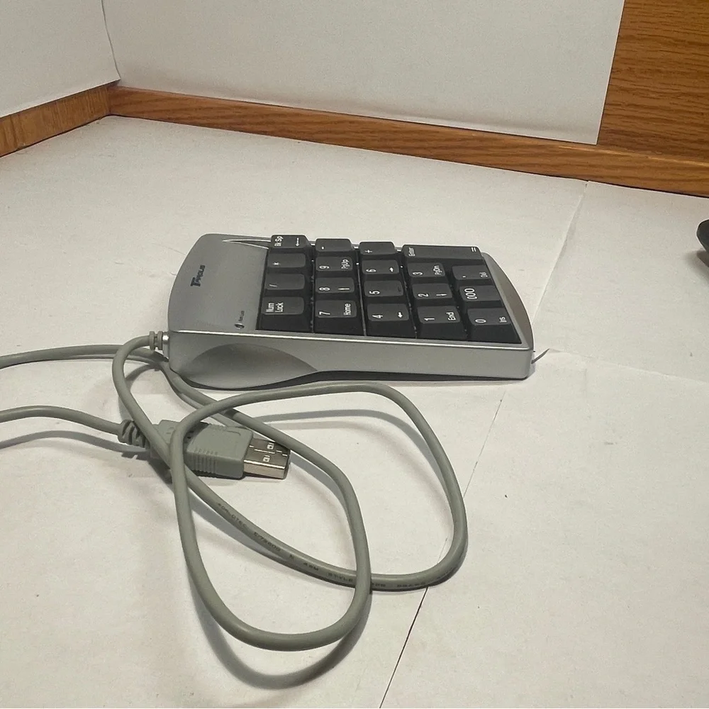 Targus Silver and Black USB Numeric Keypad